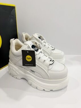 Buffalo London Classic Low Leather Shaft Height Sneaker Platform Shoes